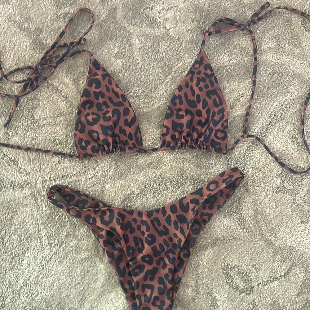 Tan + Lines Sivan Ayla - leopard bikini size medium top and bottom